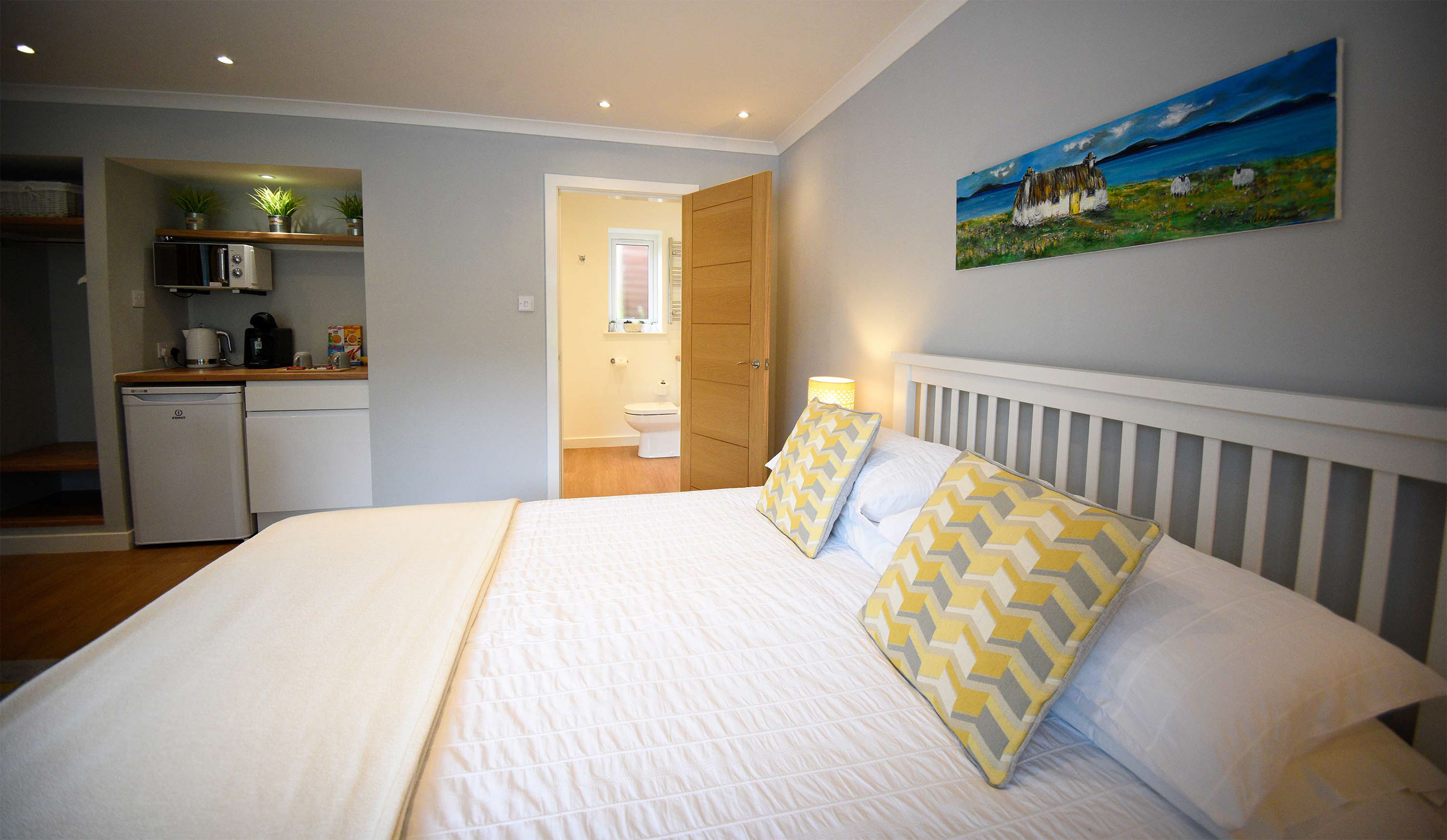 Medina Accomodation is an apartment in Portree with En Suite Bathroom King Size Double Bed and WIFI