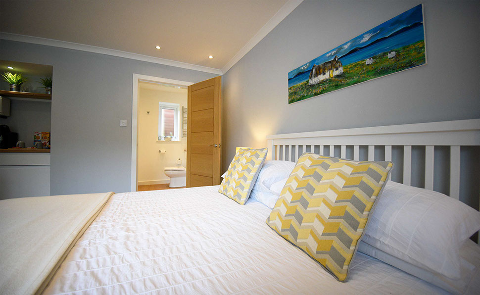 Medina Accommodation contains a King Size Double Bed with En Suite Shower Room