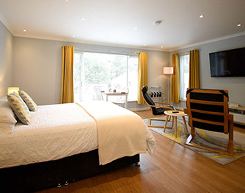 Medina Accommodation is an Open Plan Accommodation with Private Guest Seating Area and Widescreen Smart TV