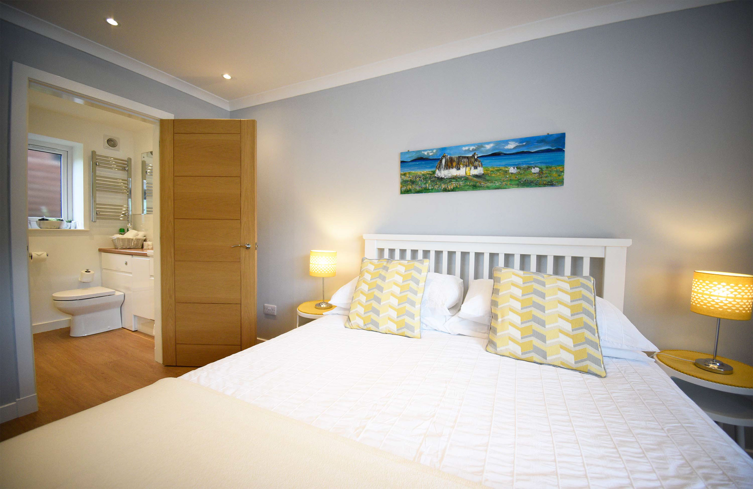 Medina Accommodation in Portree contains a King Size Double Bed with WIFI Internet Access
