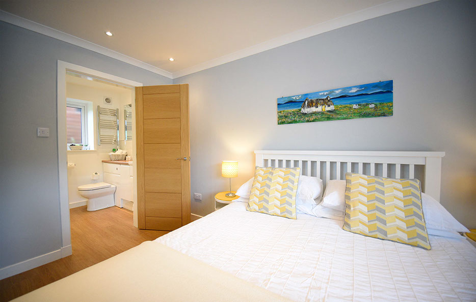 Medina Accommodation contains a King Size Double Bed with En Suite Shower Room